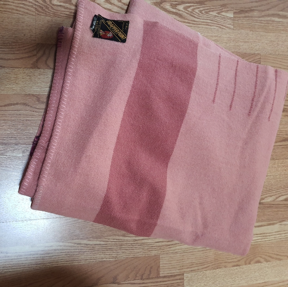 Vintage Trapperpoint for Eatons Blanket Sz:Queen